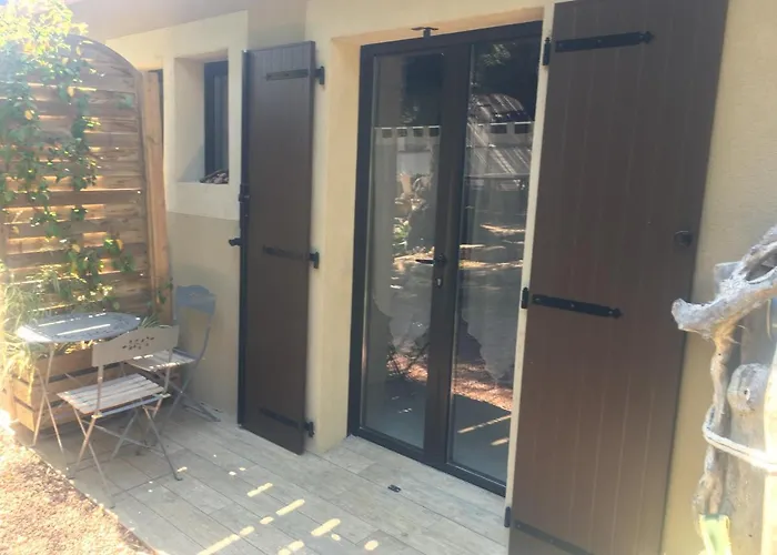 Pensjonat Les Hauts De Frisella