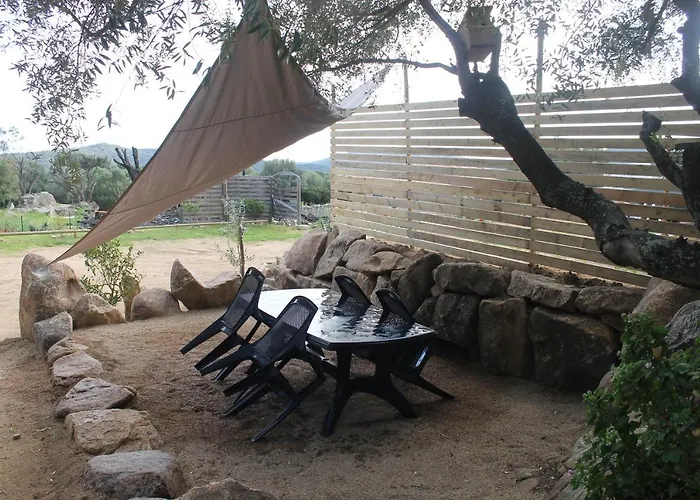 Πανσιόν Les Hauts De Frisella 3*